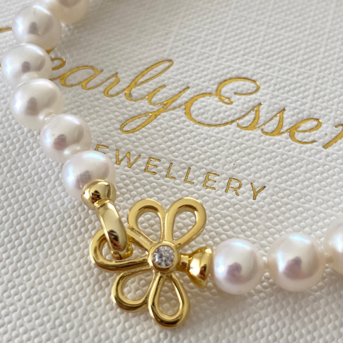 (Pre-order) 6-6.5mm Butterfly Flower Freshwater Pearl Bracelet - Gold FBSG6650