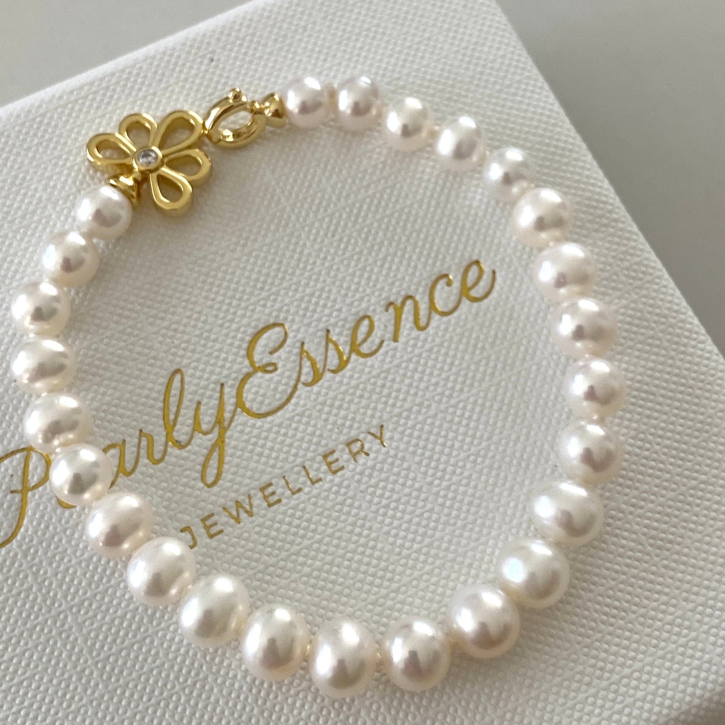 (Pre-order) 6-6.5mm Butterfly Flower Freshwater Pearl Bracelet - Gold FBSG6650