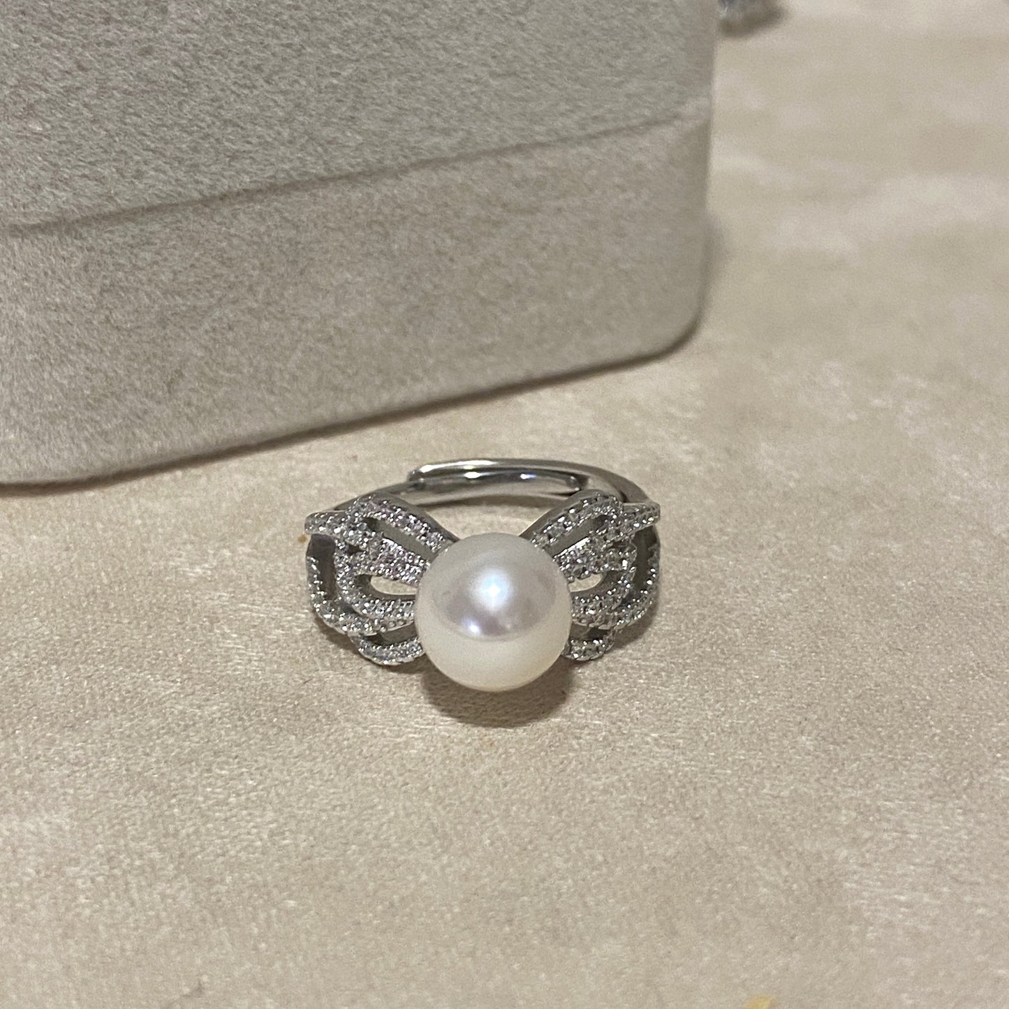 Bow Freshwater Pearl Ring FRS8500