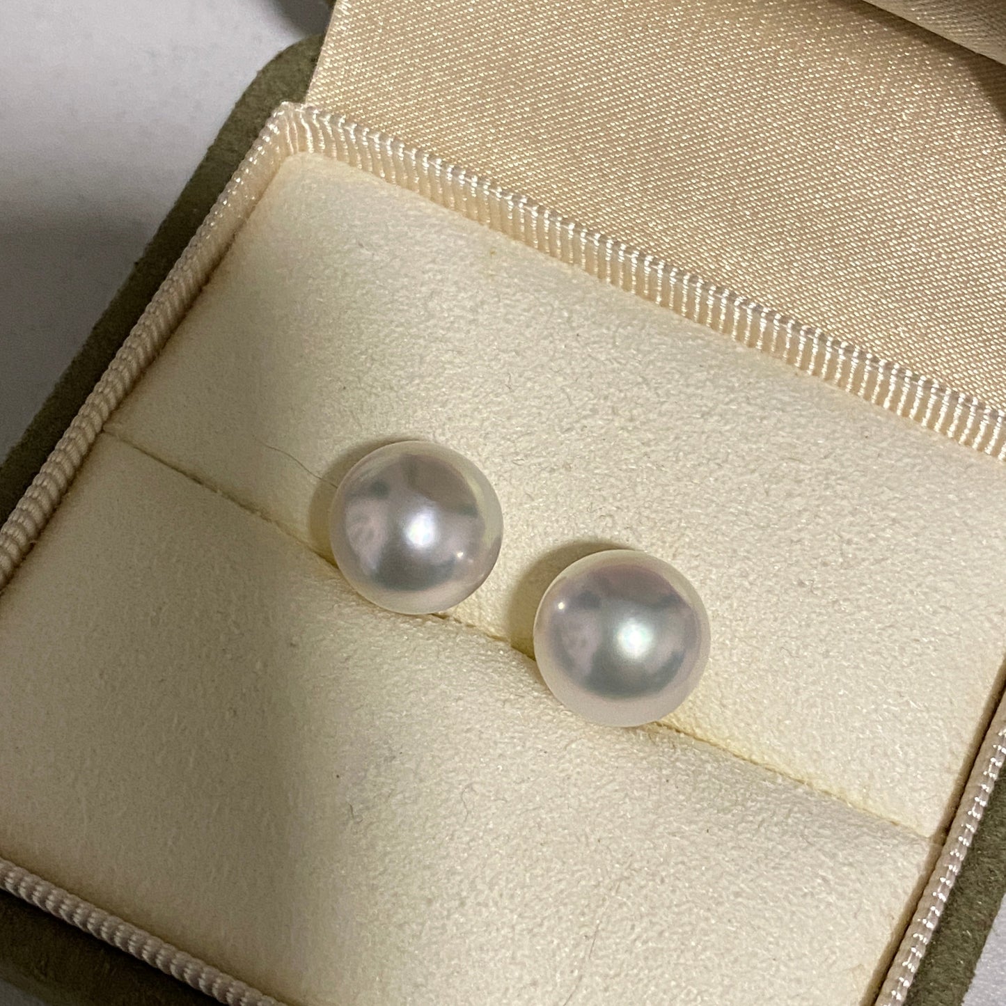 18K Gold Australian South Sea Stud Earrings SE18K0100