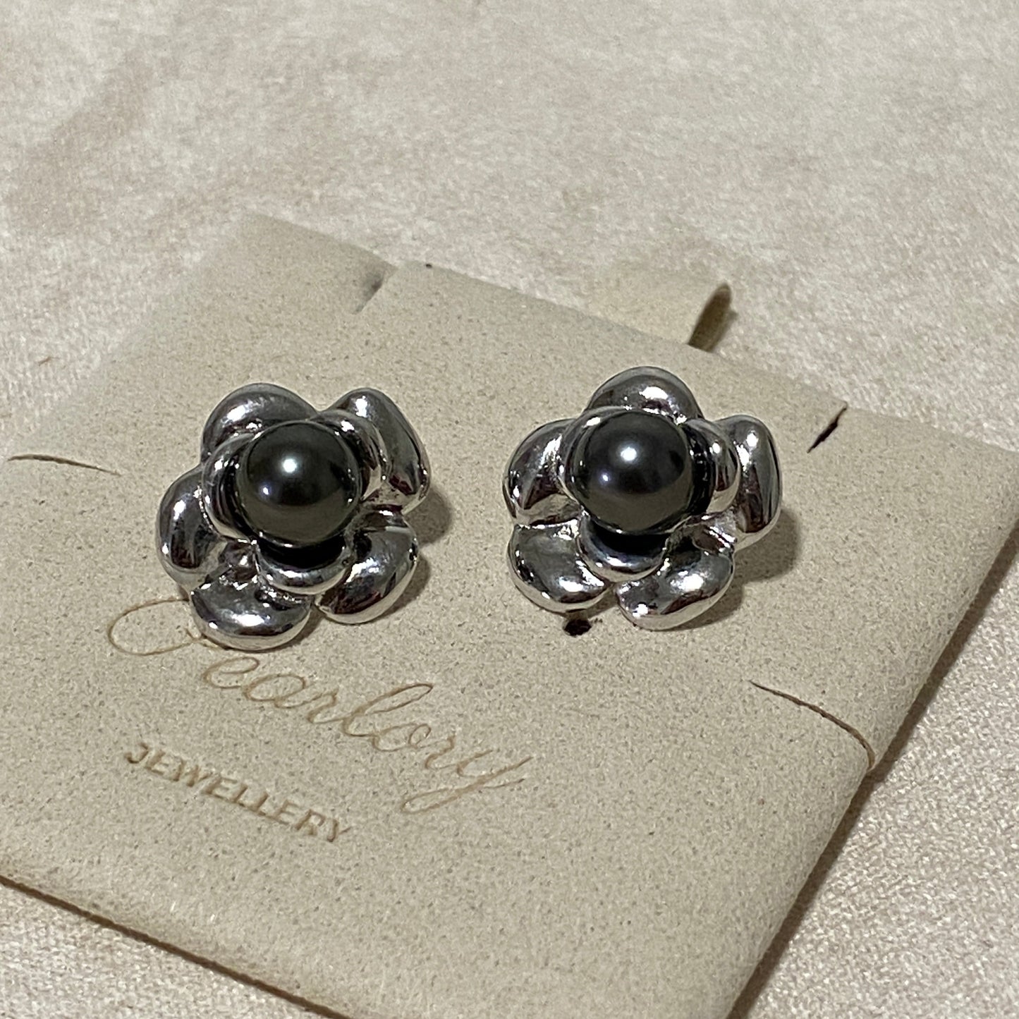 8mm Little Flower Tahitian Pearl Stud Earrings TES0800