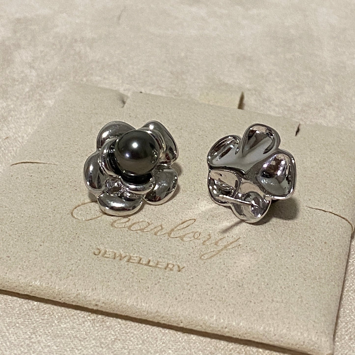 8mm Little Flower Tahitian Pearl Stud Earrings TES0800
