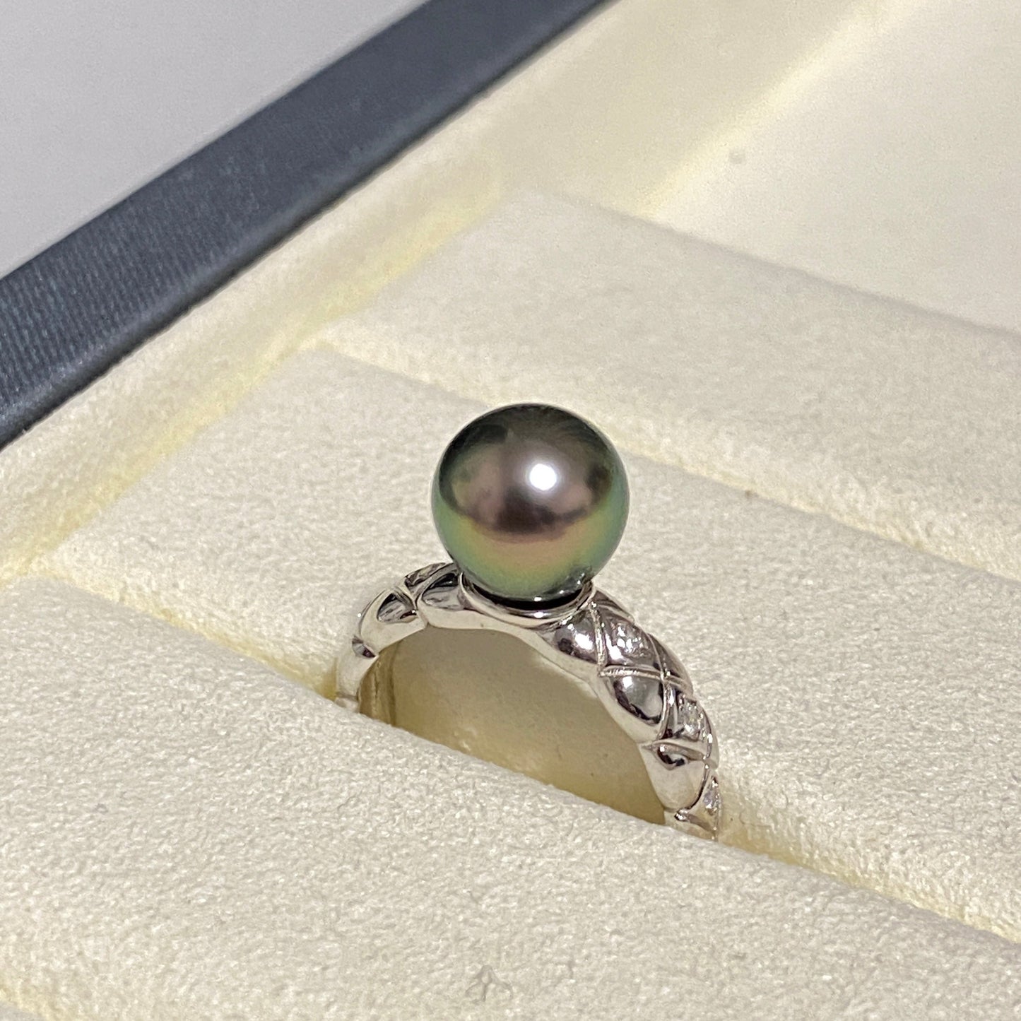 Classic Quilted Tahitian Pearl Ring TRS0900