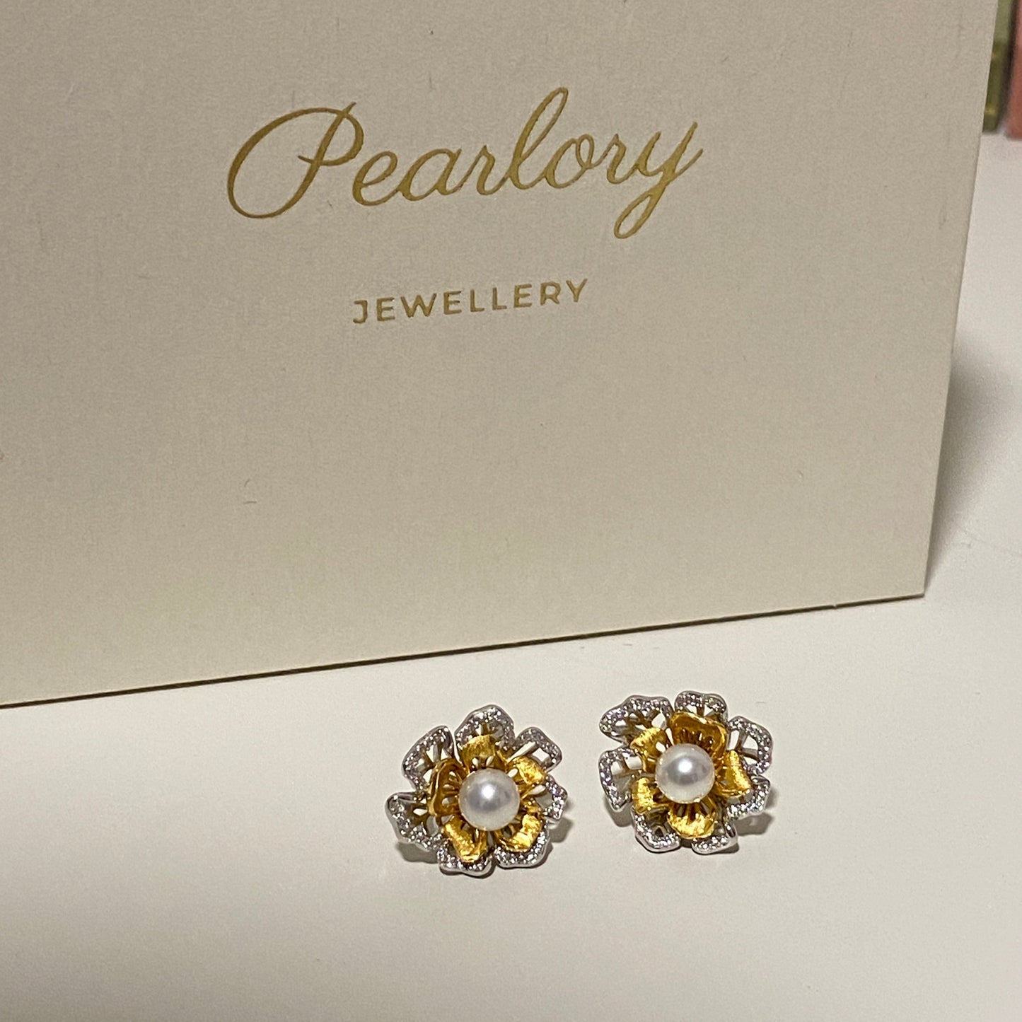 5.5-6mm Honeysuckle Four-piece Freshwater Pearl Earrings FESG5560