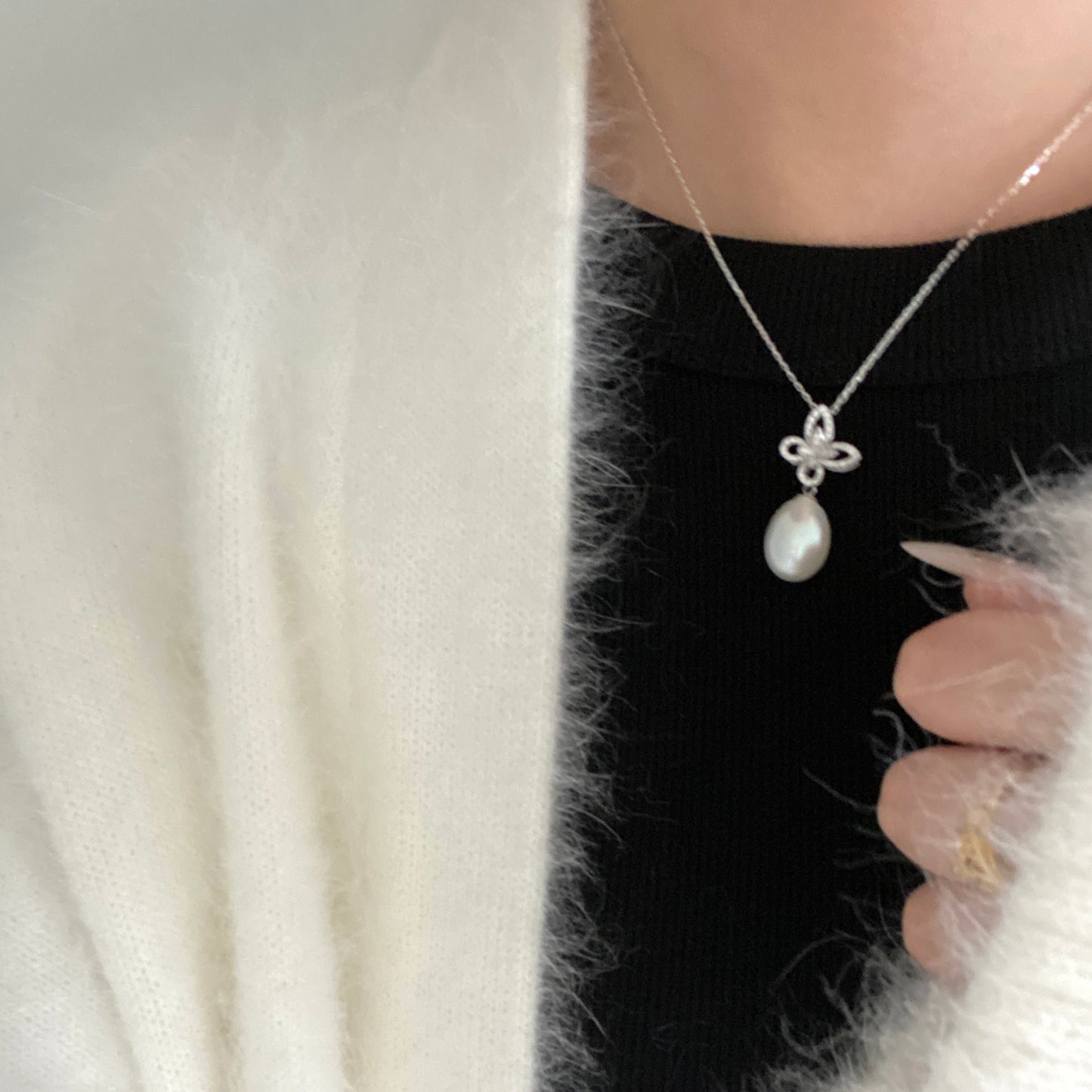 Butterfly Drop-shaped Australian South Sea Pearl Necklace PESN18KM1015