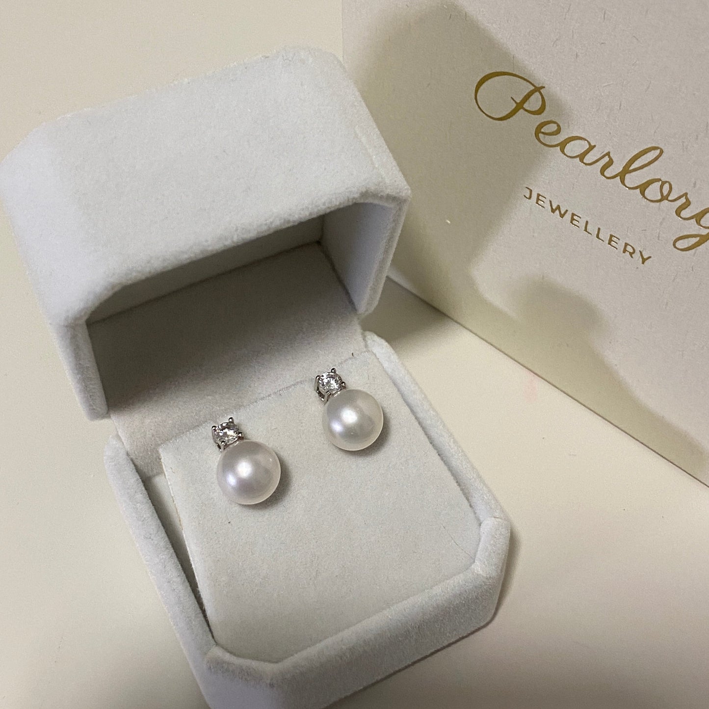 9mm Classic Freshwater Pearl Stud Earrings FES0900