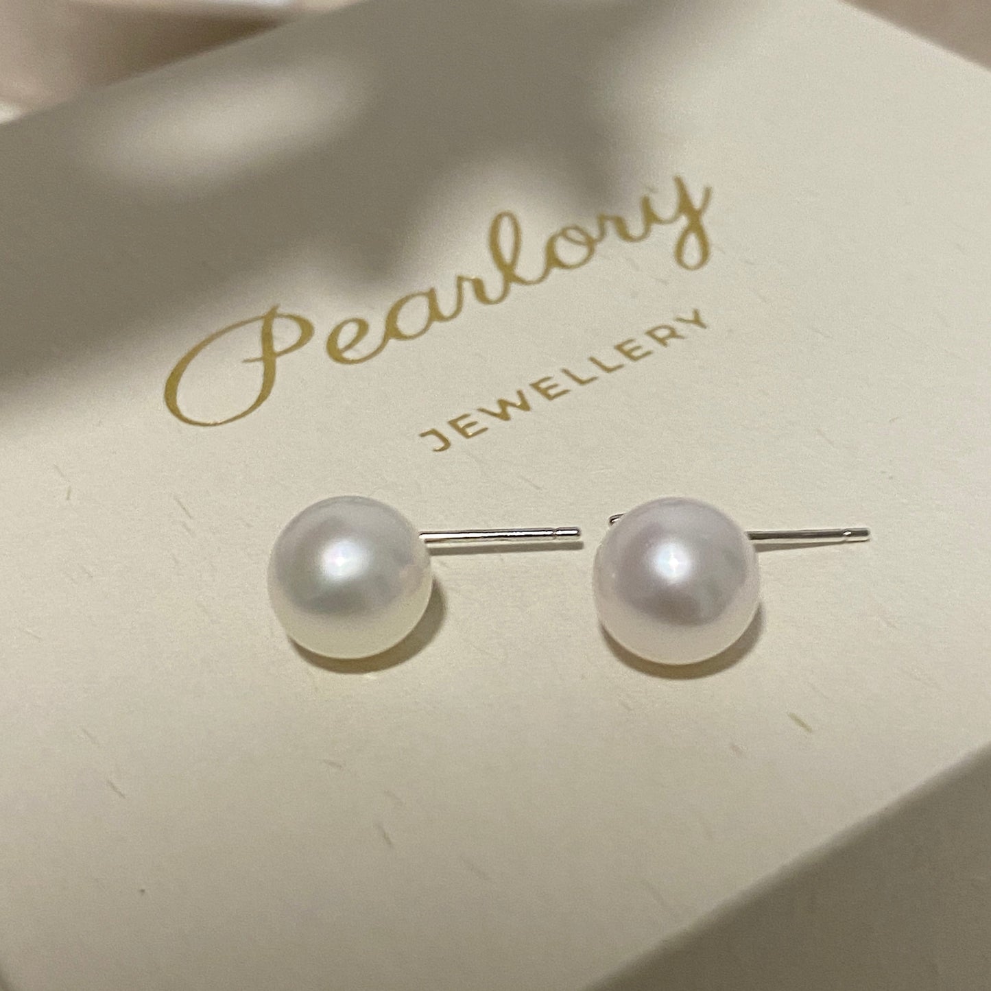 9mm Classic Freshwater Pearl Stud Earrings FES0900