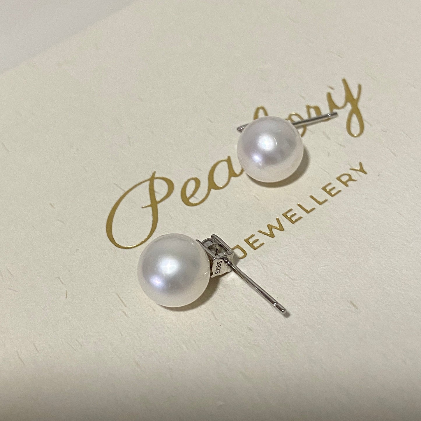 9mm Classic Freshwater Pearl Stud Earrings FES0900