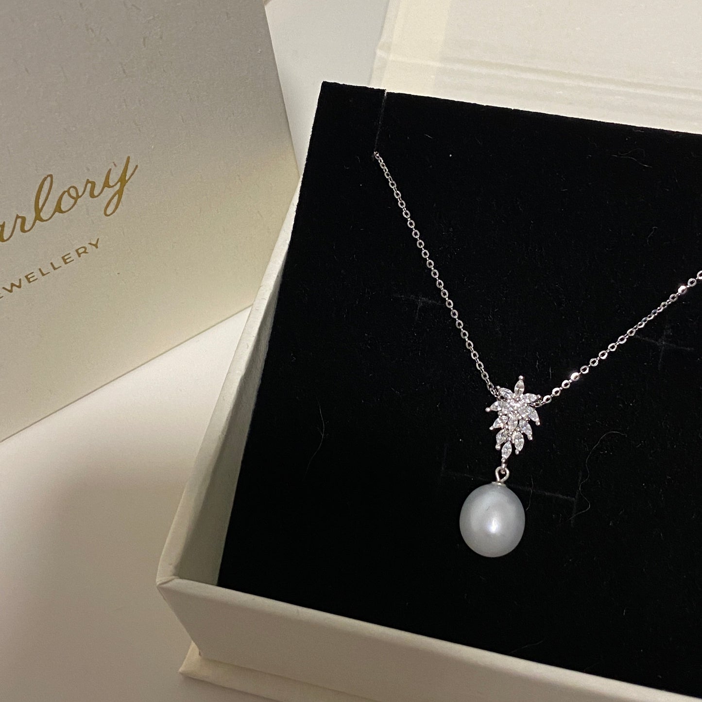 Coconut Leaf South Sea Pearl Necklace SNS1021