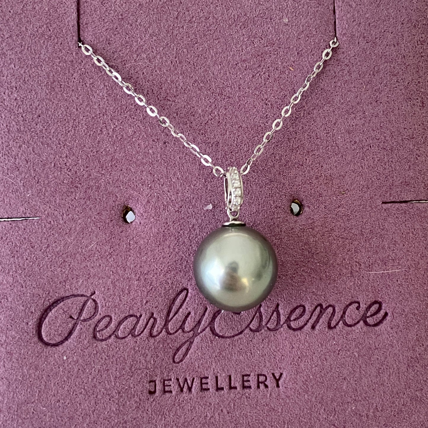 18K Gold Light Green Tahitian Pearl Necklace TN18KD1100
