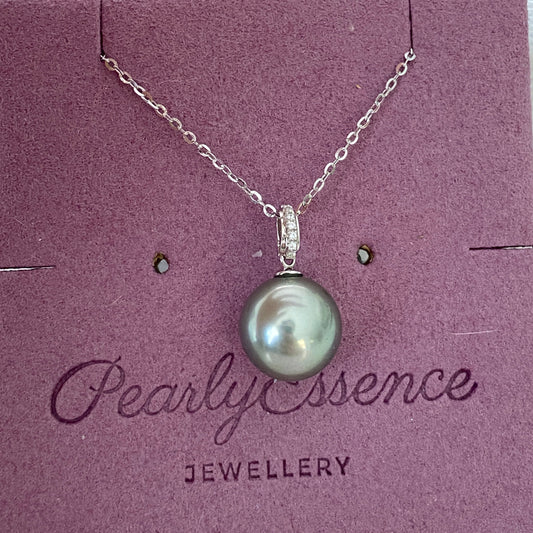 18K Gold Light Green Tahitian Pearl Necklace TN18KD1100