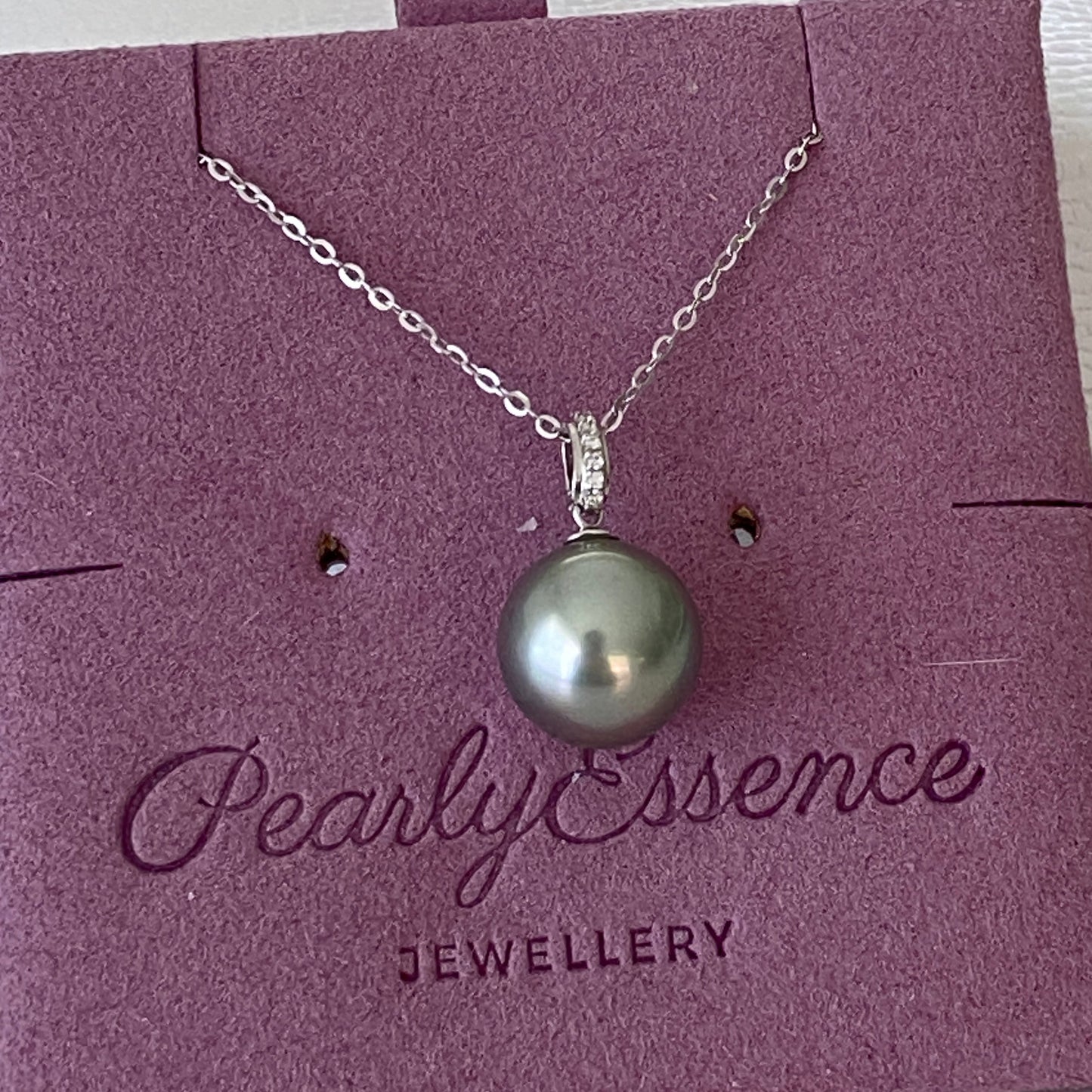 18K Gold Light Green Tahitian Pearl Necklace TN18KD1100