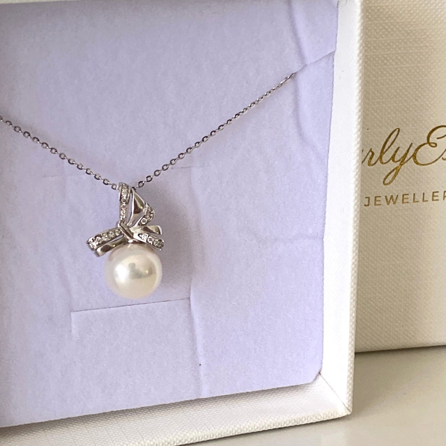 Bowknot Style Freshwater Pearl Necklace FNS1080
