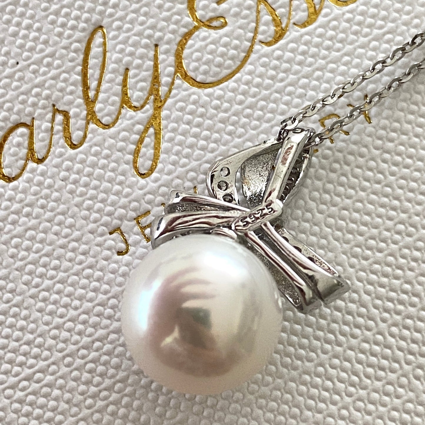 Bowknot Style Freshwater Pearl Necklace FNS1080