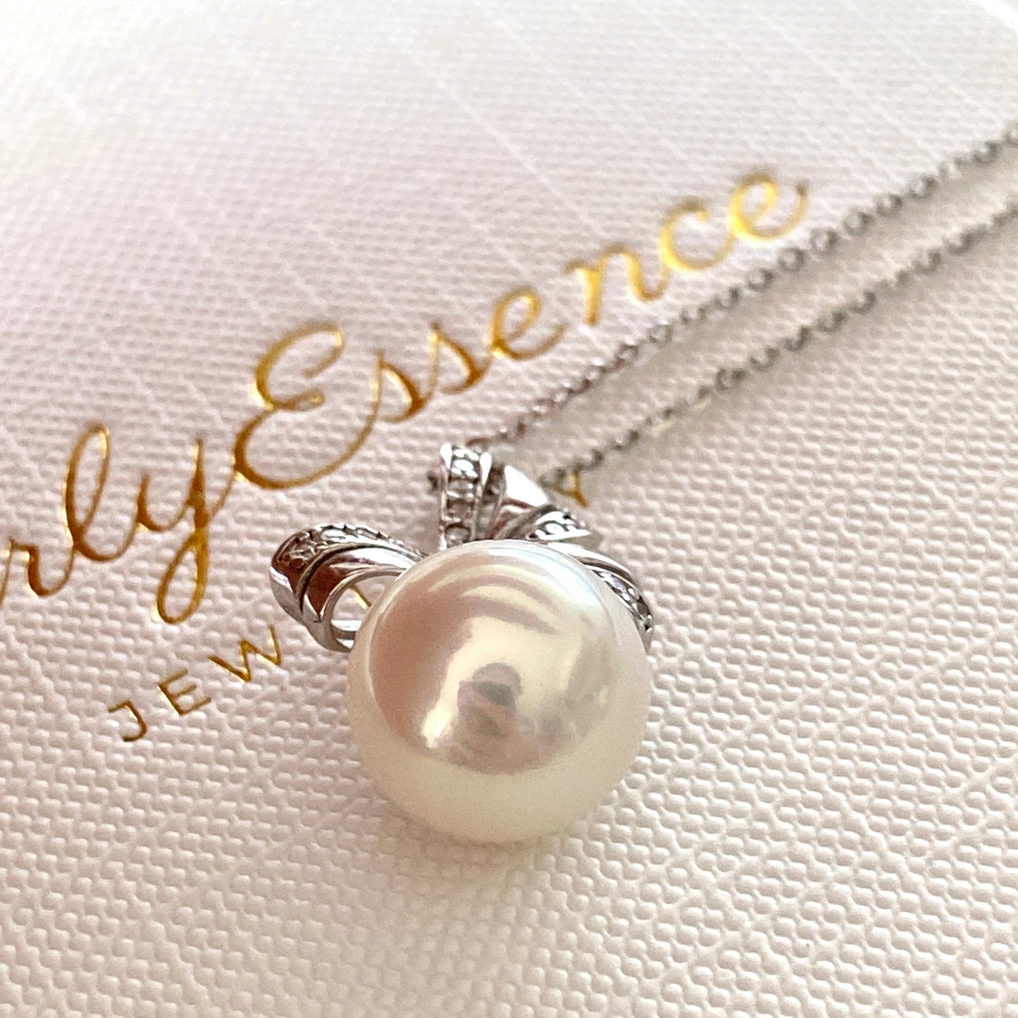 Bowknot Style Freshwater Pearl Necklace FNS1080