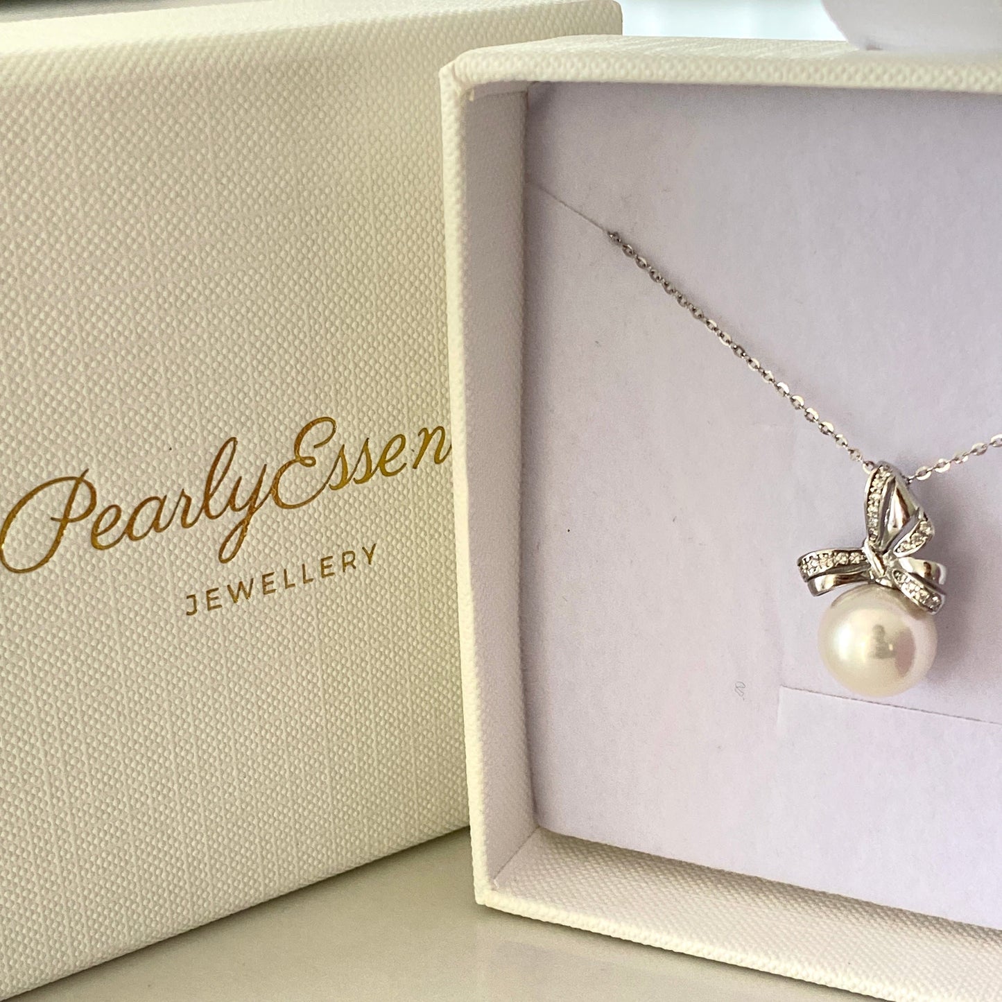 Bowknot Style Freshwater Pearl Necklace FNS1080