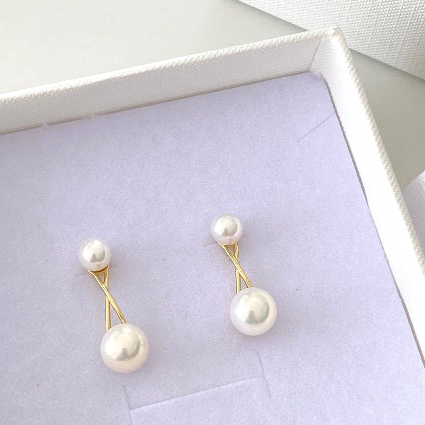 Cross-over Freshwater Pearl Earrings FESG6287