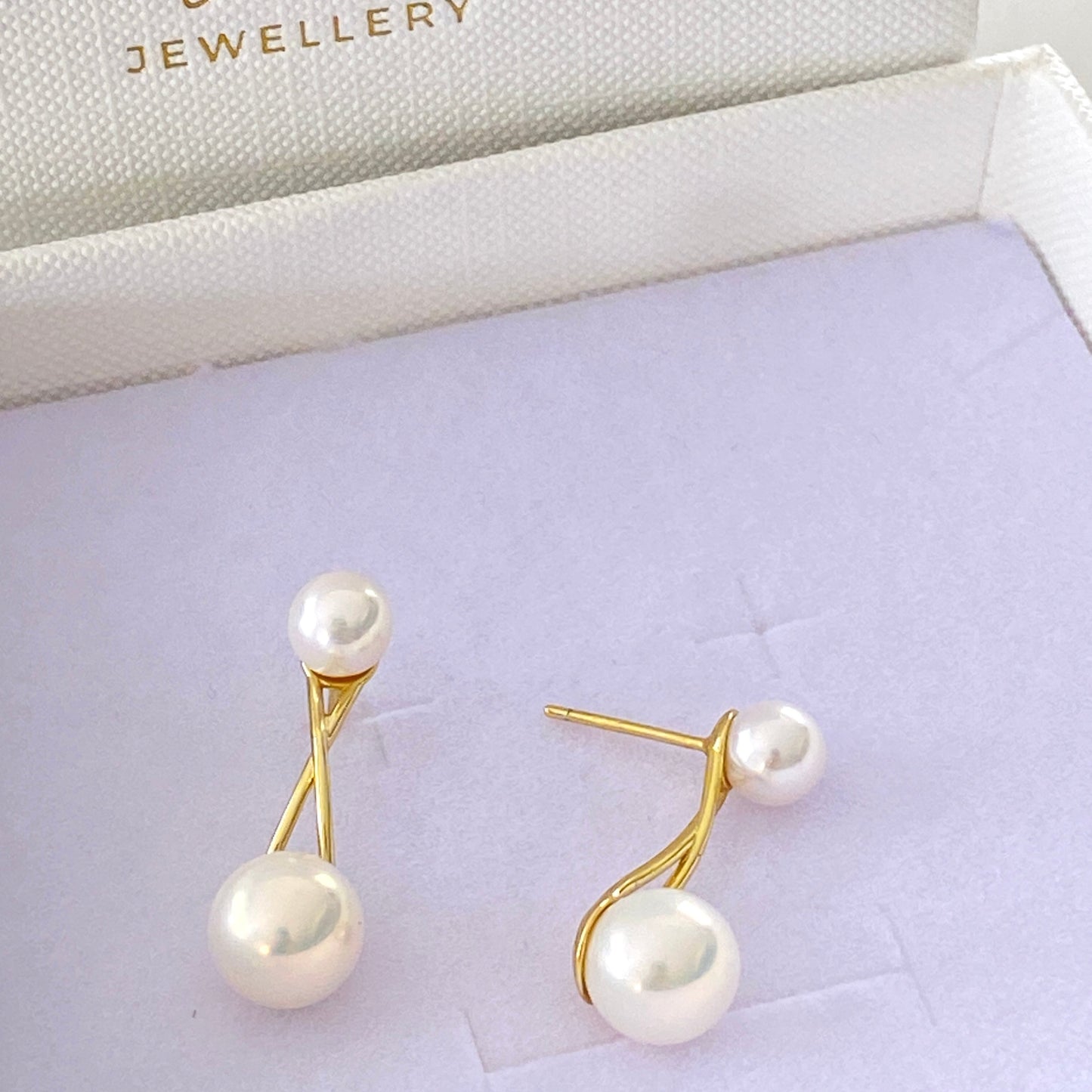 Cross-over Freshwater Pearl Earrings FESG6287