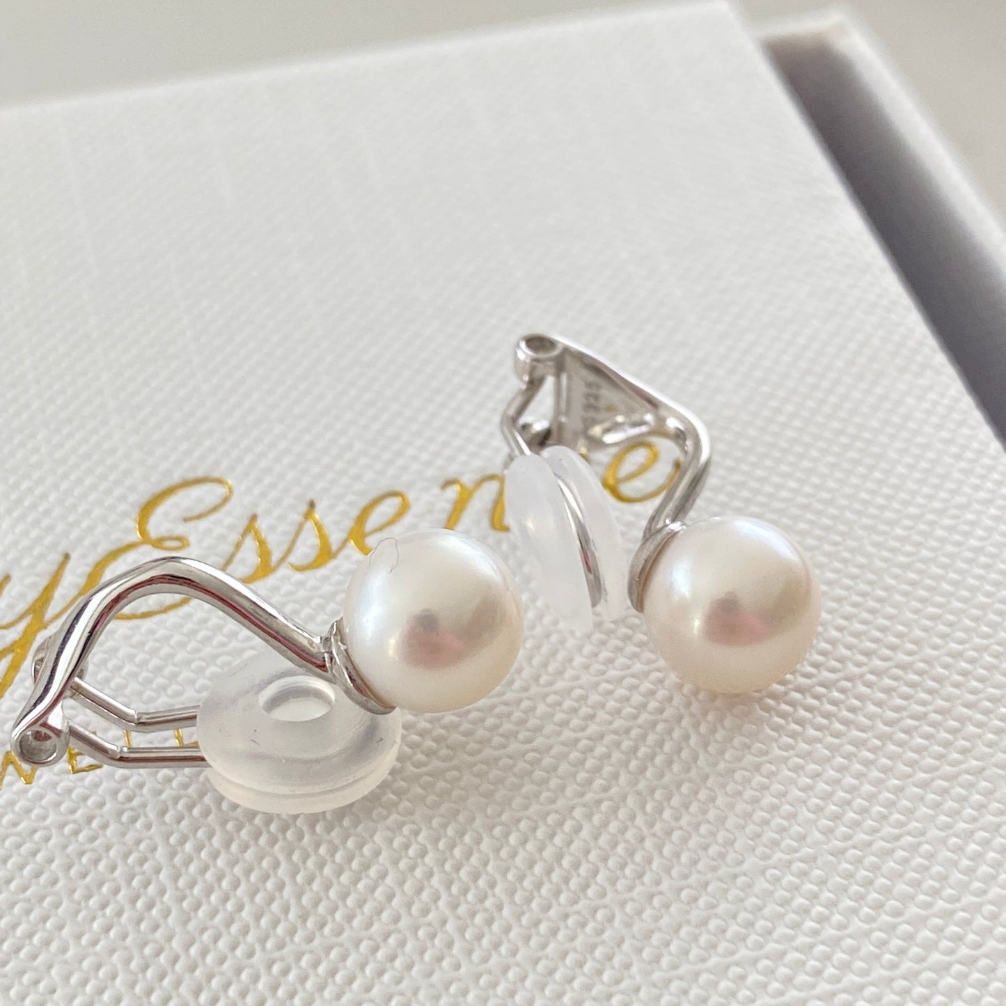 Classic Freshwater Pearl Earring Clips FECZ7580