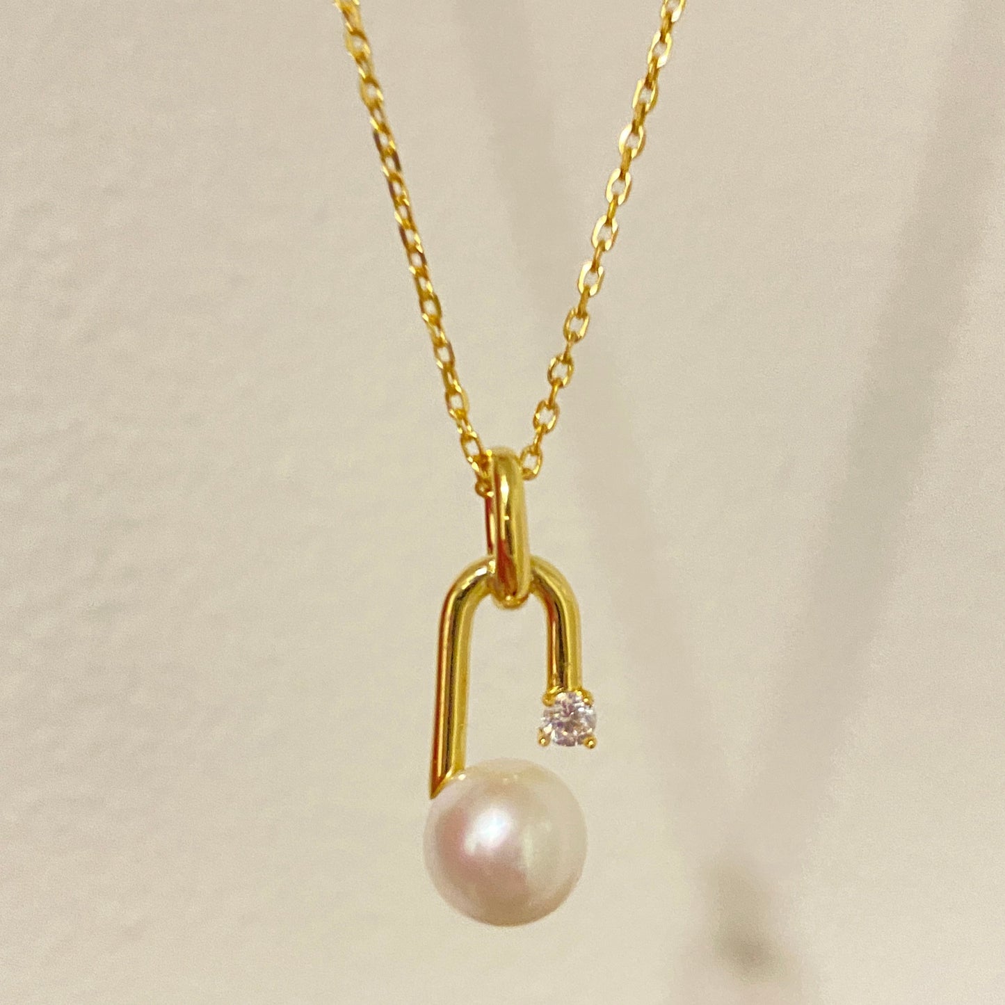 (Pre-order) Pin Style Freshwater Pearl Necklace FNSG0750