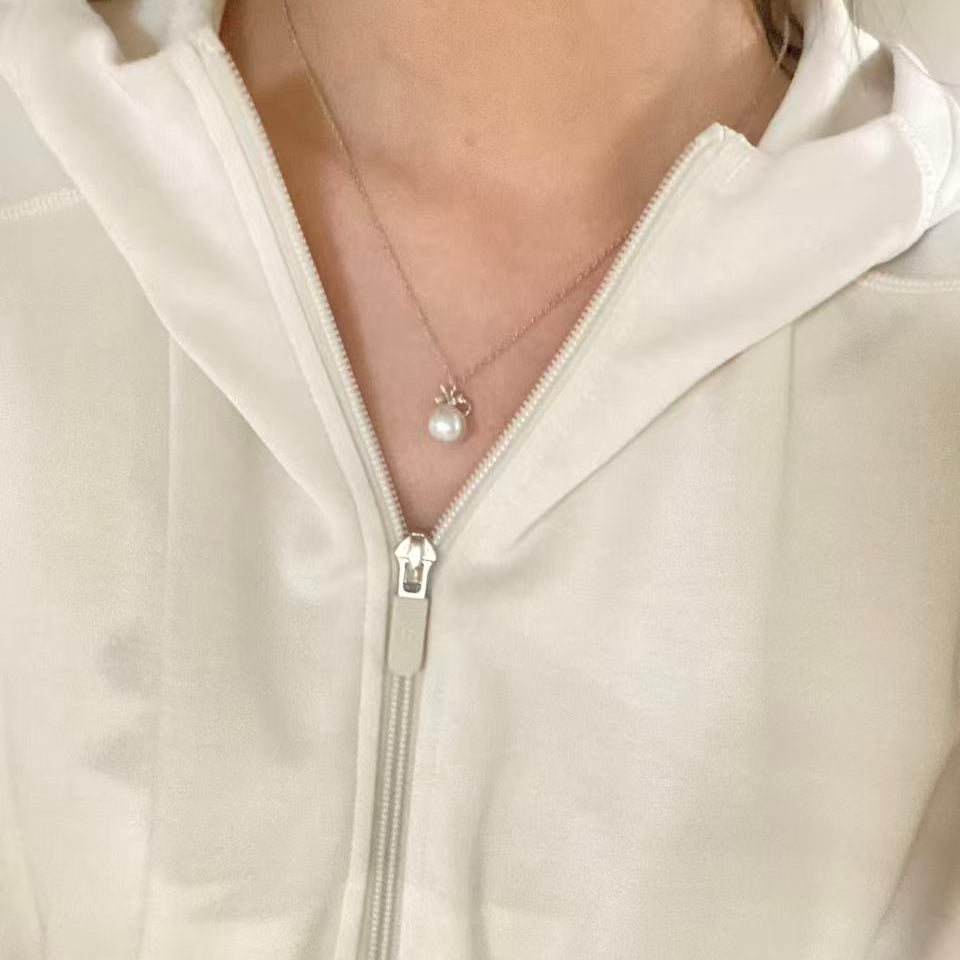 18K Gold Bow Australian South Sea Pearl Necklace