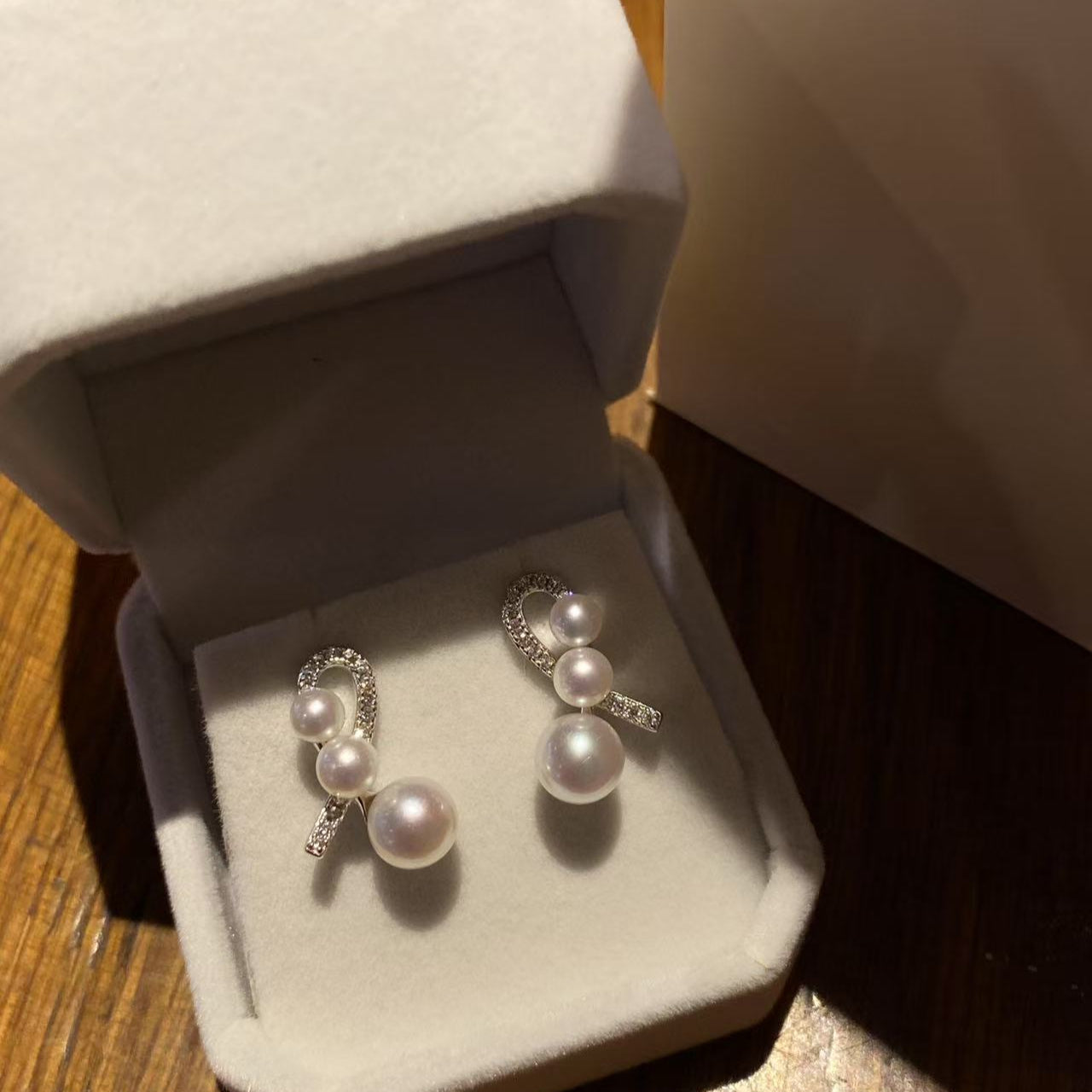 (Pre-order) Triple Aurora Freshwater Pearl Stud Earrings FES4700
