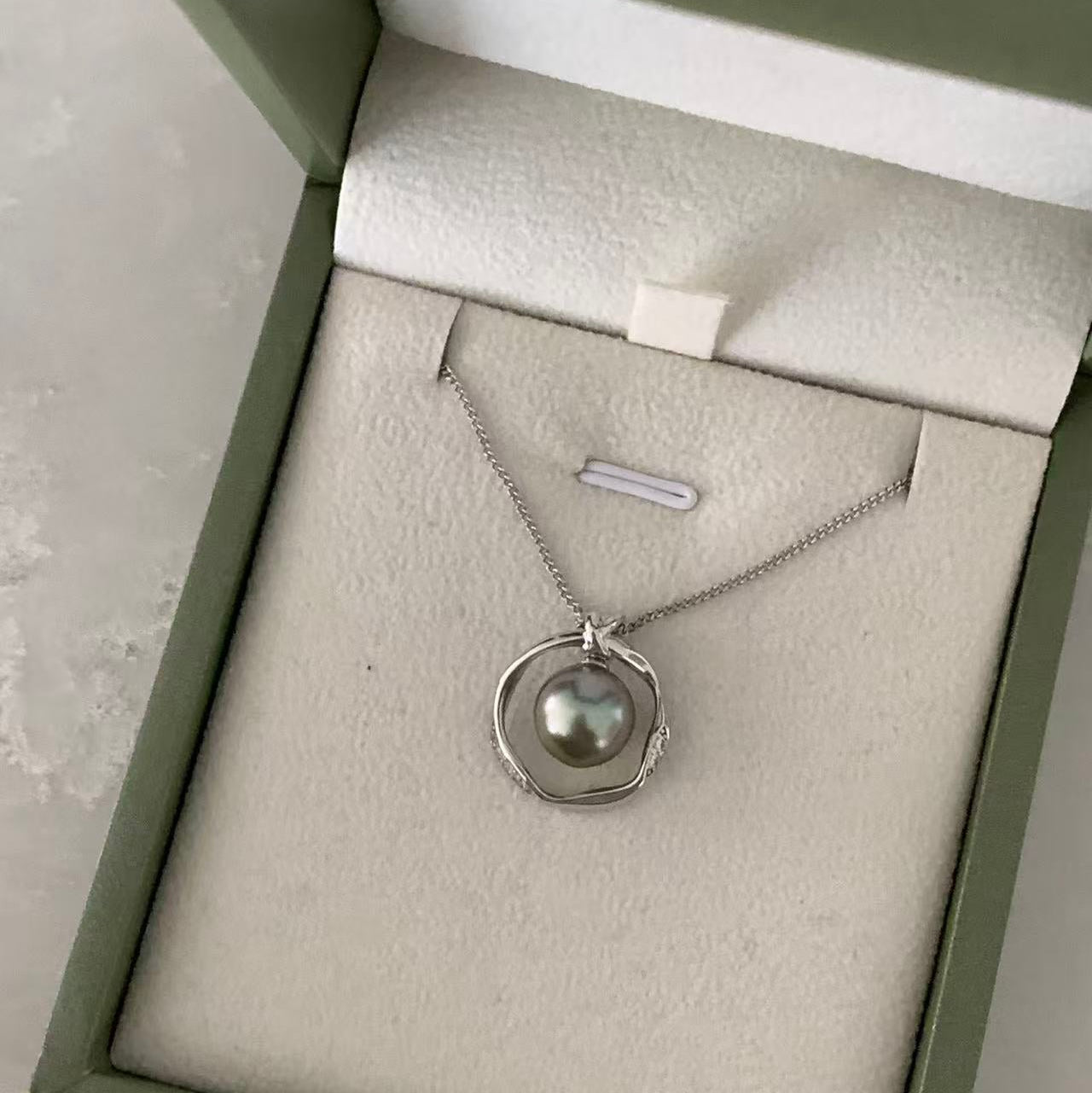 Interlocking Circle Tahitian Pearl Necklace