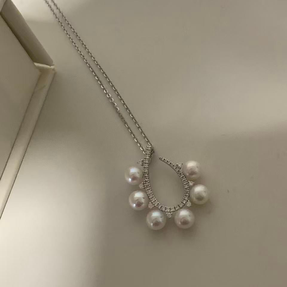 5.5-6mm Horseshoe Aurora Freshwater Pearl Necklace