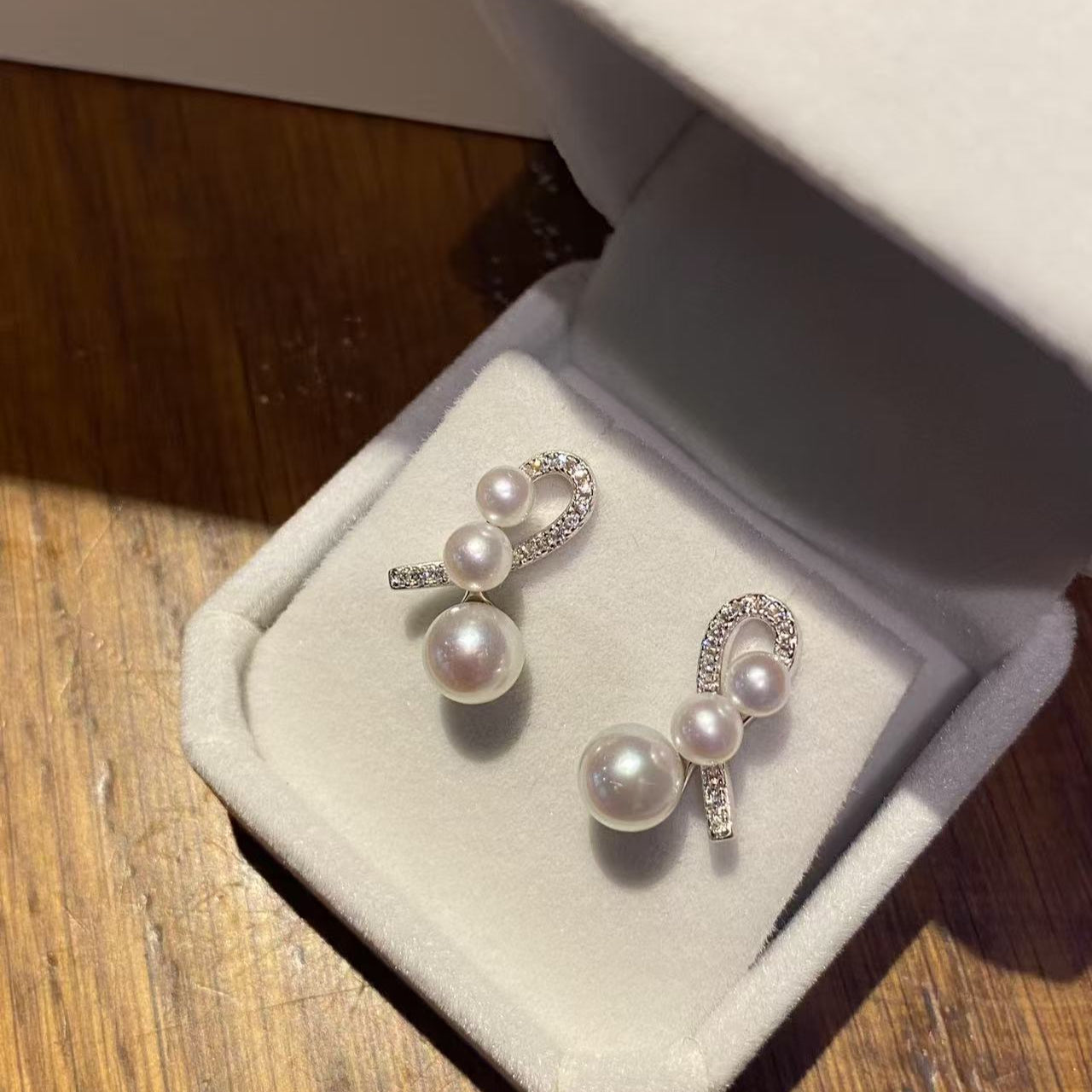 (Pre-order) Triple Aurora Freshwater Pearl Stud Earrings FES4700