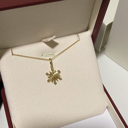 18K Yellow Gold Dazzling Snowflake Necklace