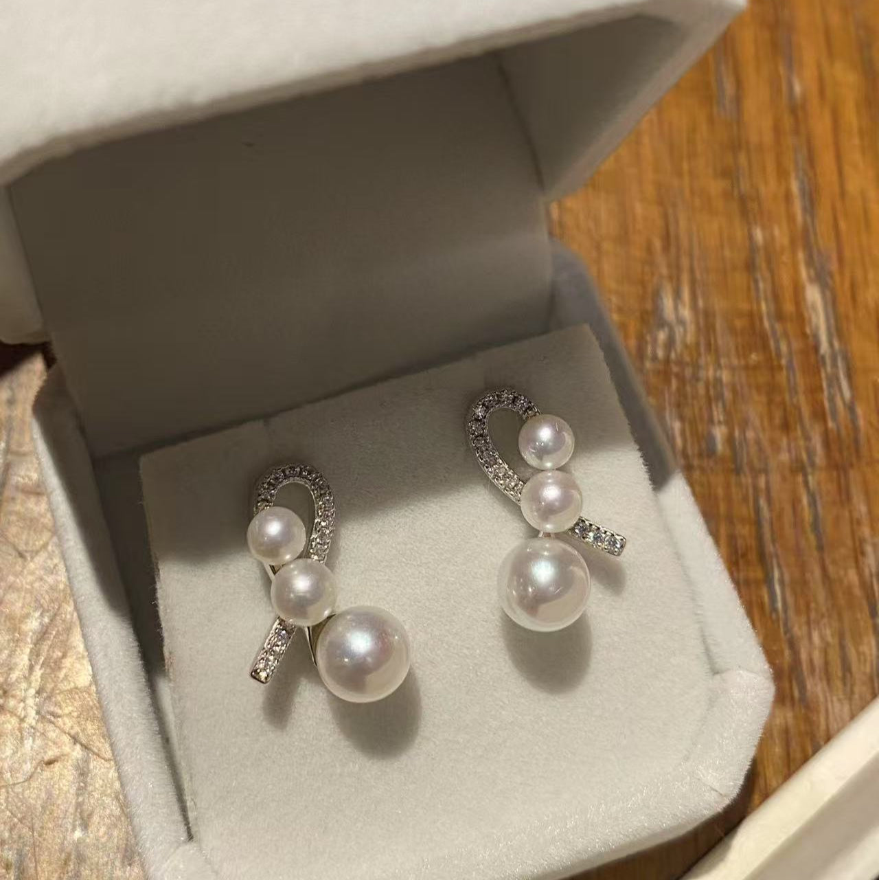 (Pre-order) Triple Aurora Freshwater Pearl Stud Earrings FES4700