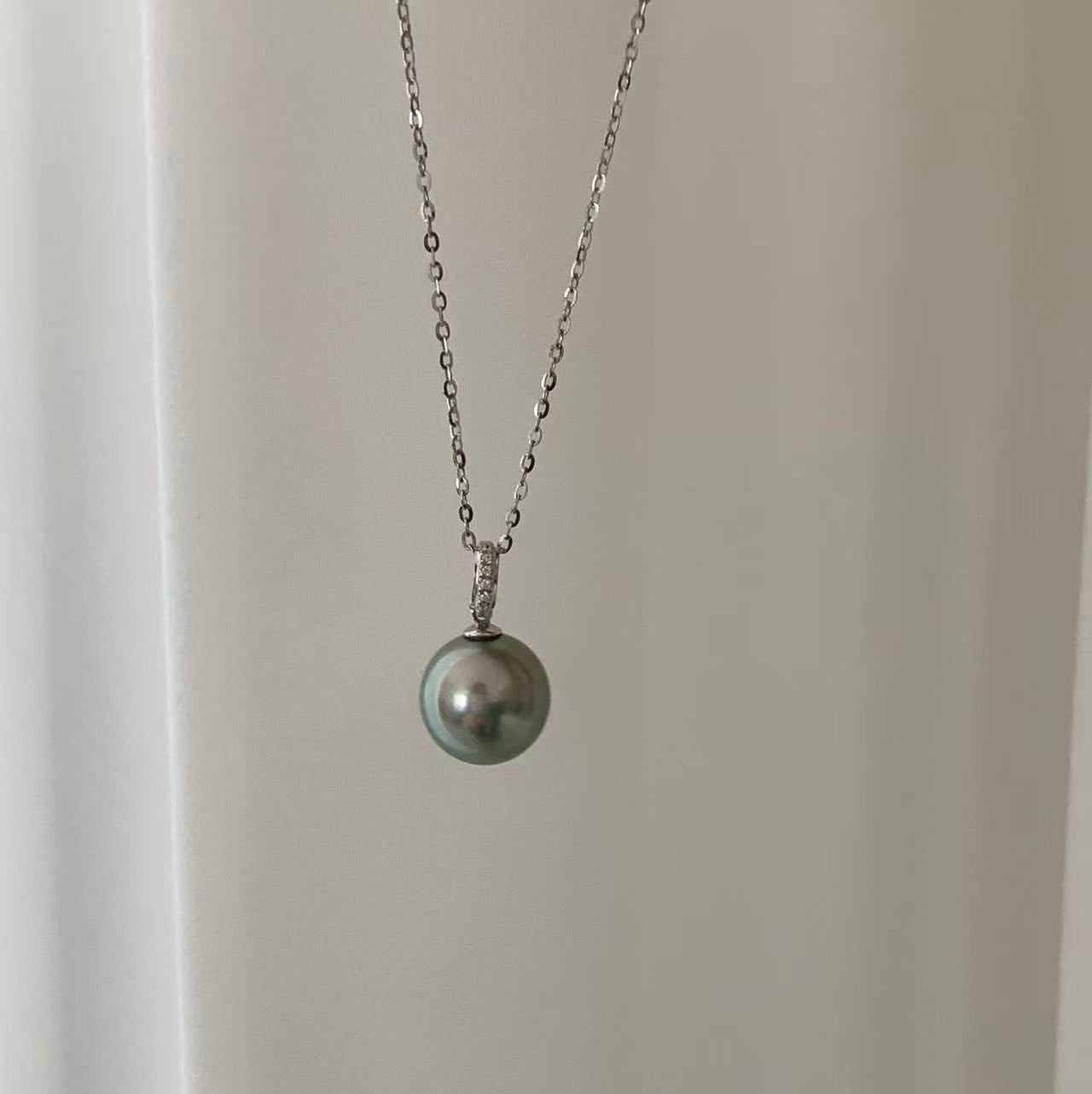 11mm 18K Gold Light Green Tahitian Pearl Necklace