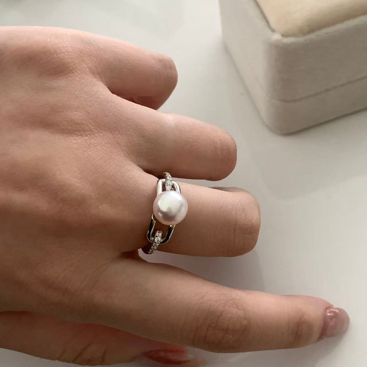 Aurora Paperclip Akoya Pearl Ring
