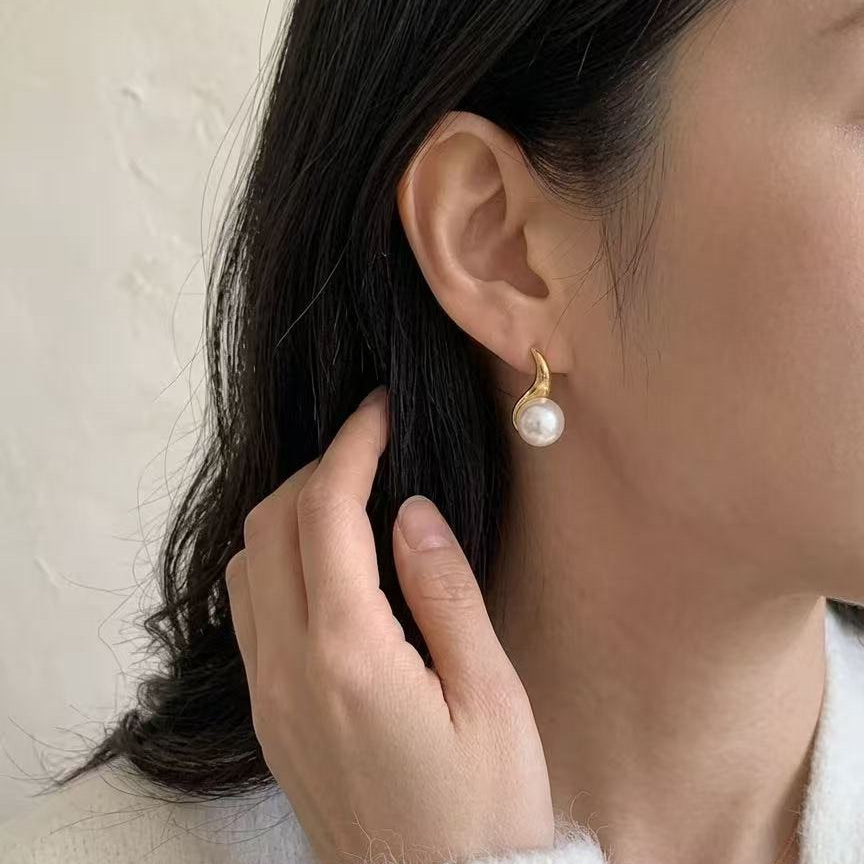 High Heel  Freshwater Pearl Hook Earrings