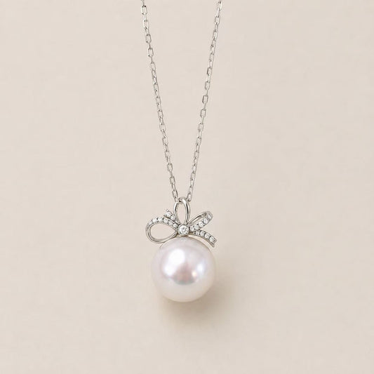 18K Gold Bow Australian South Sea Pearl Necklace