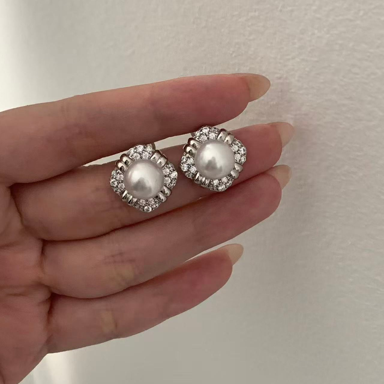 9-10mm Vintage Australian South Sea Pearl Earrings