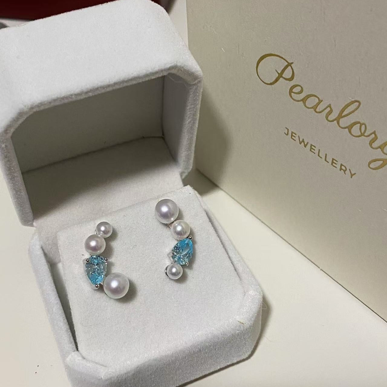 Aquamarine Glow Ombre Freshwater Pearl Studs FES4560