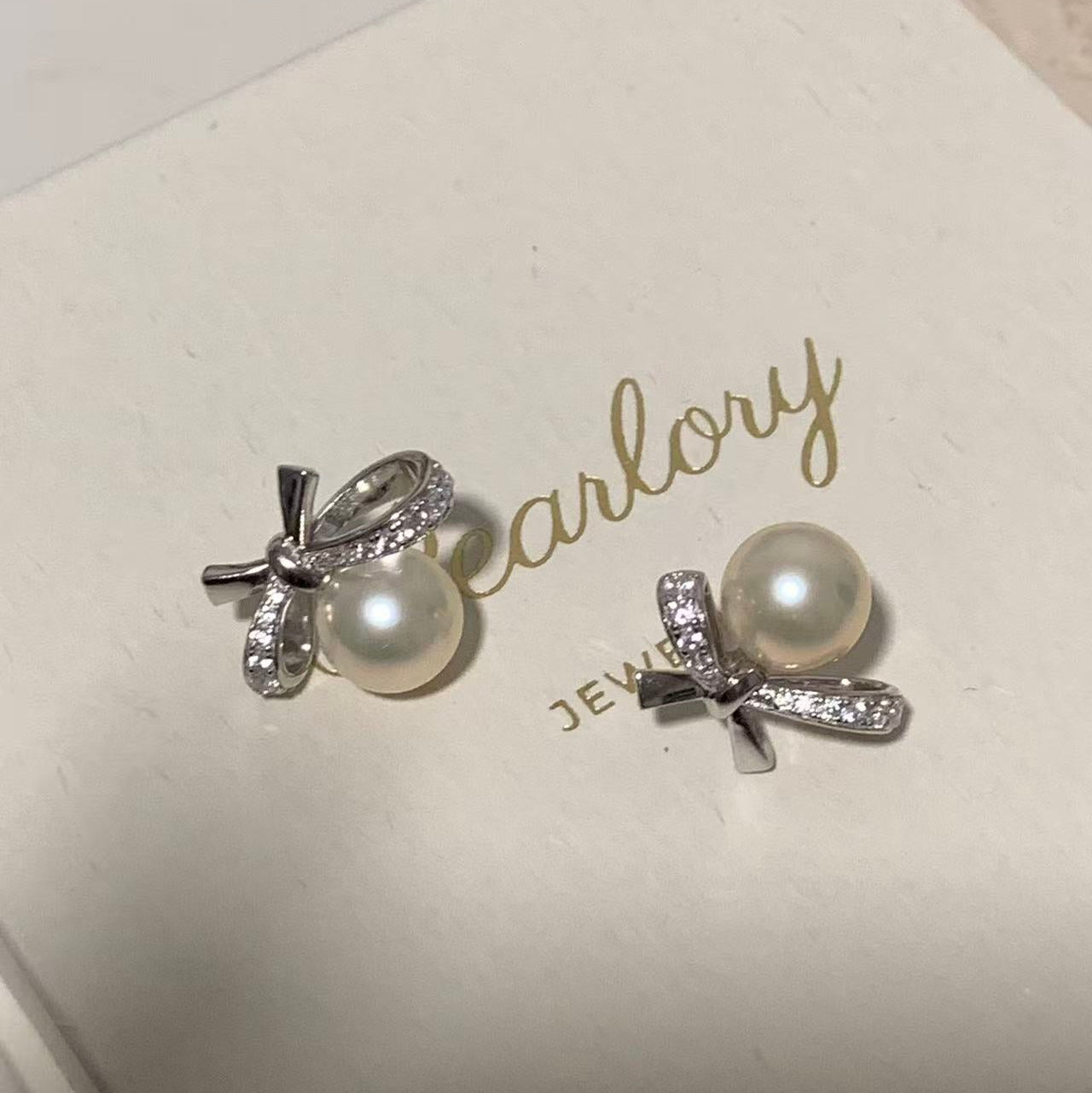 9-10mm Cream Gold Bow Freshwater Pearl Stud Earrings