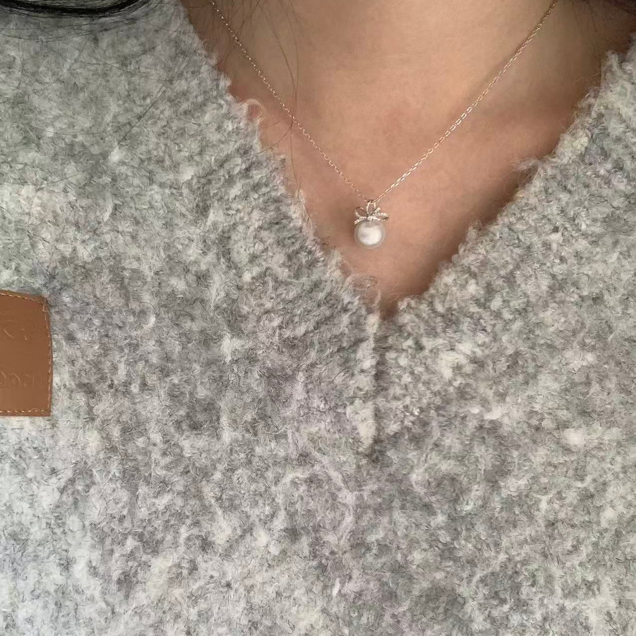 18K Gold Bow Australian South Sea Pearl Necklace