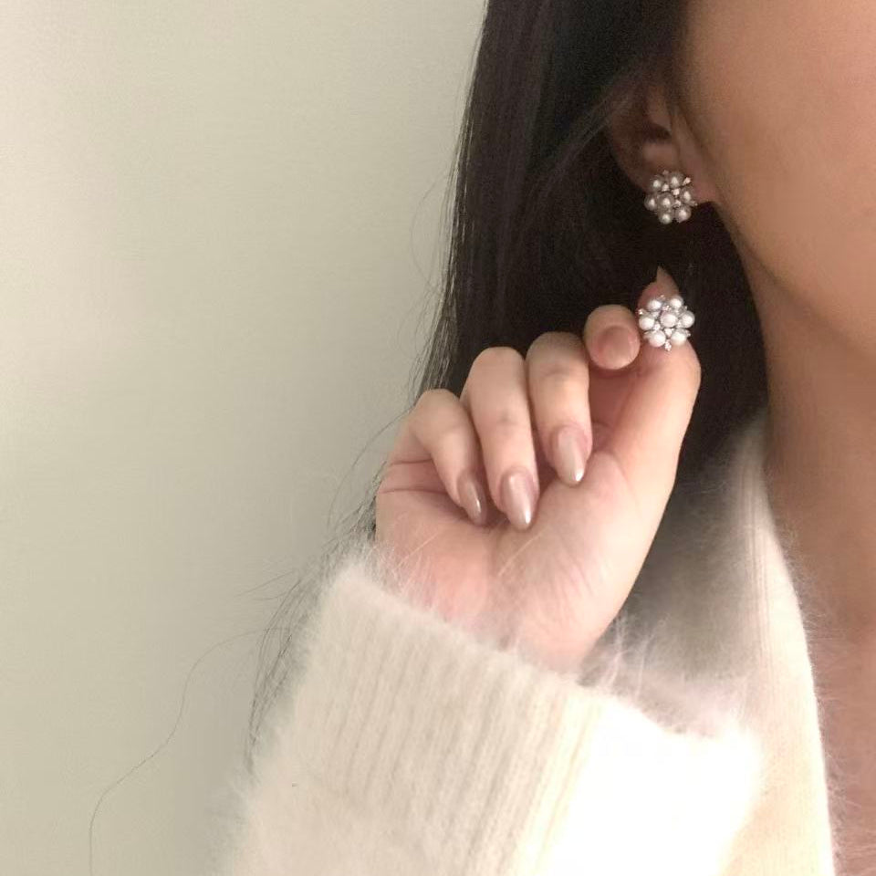 Edelweiss Freshwater Pearl Earrings