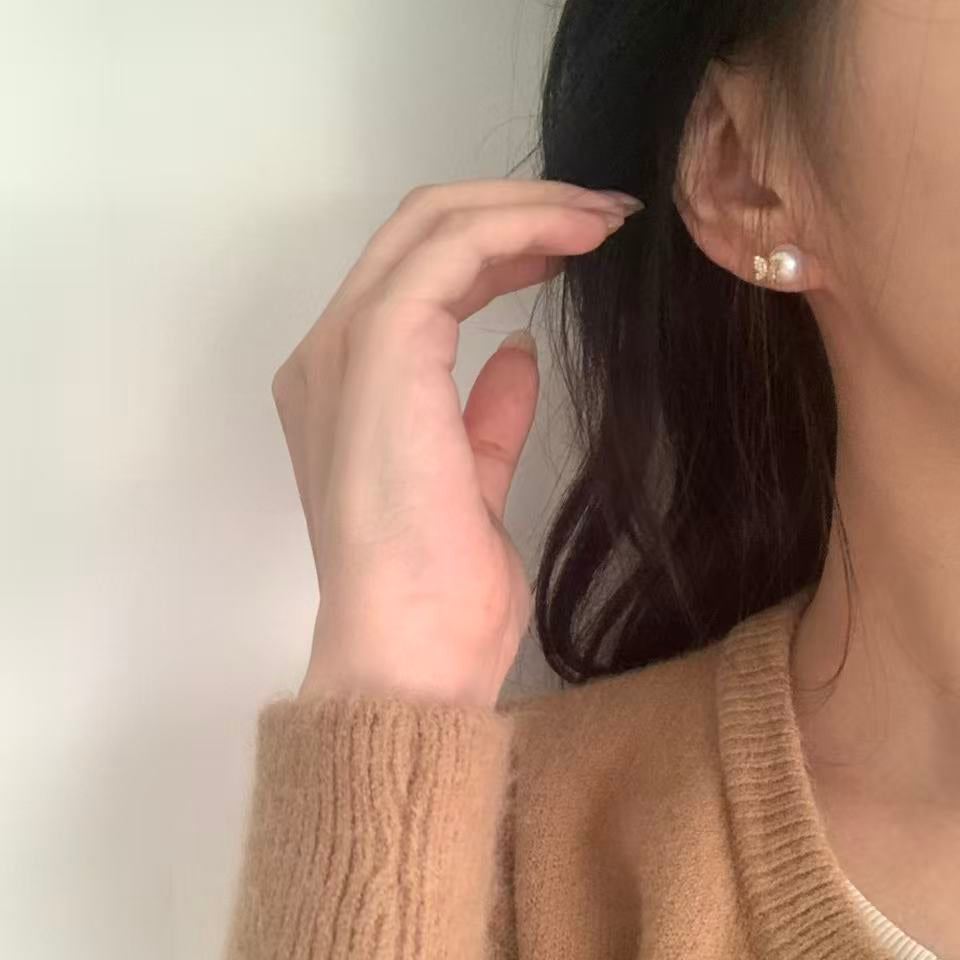 18K Gold Butterfly Akoya Pearl Stud Earrings