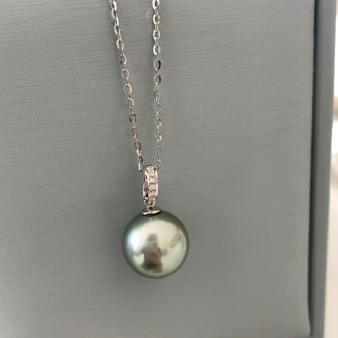 11mm 18K Gold Light Green Tahitian Pearl Necklace