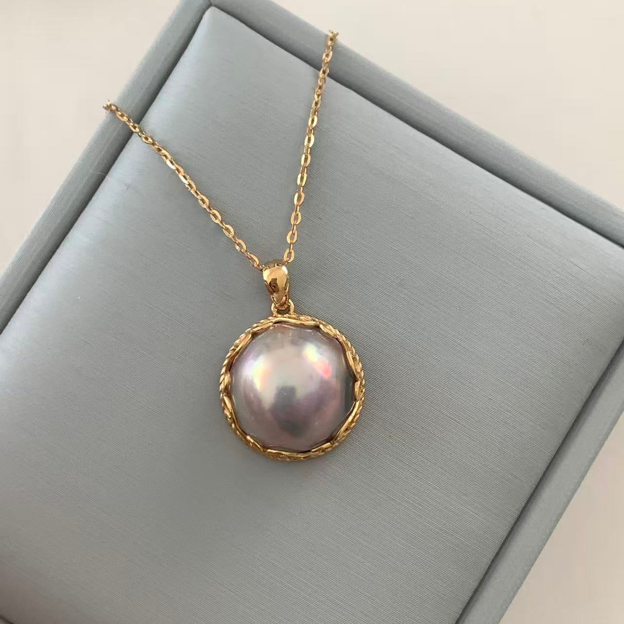 18K Gold Blue Iridescent Mabe Saltwater Pearl Necklace MSP18K1617