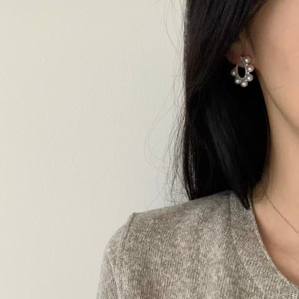 4.5-5mm Horseshoe Freshwater Pearl Earrings