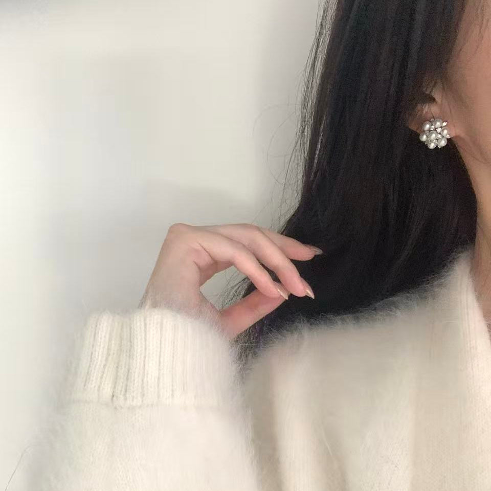 Edelweiss Freshwater Pearl Earrings
