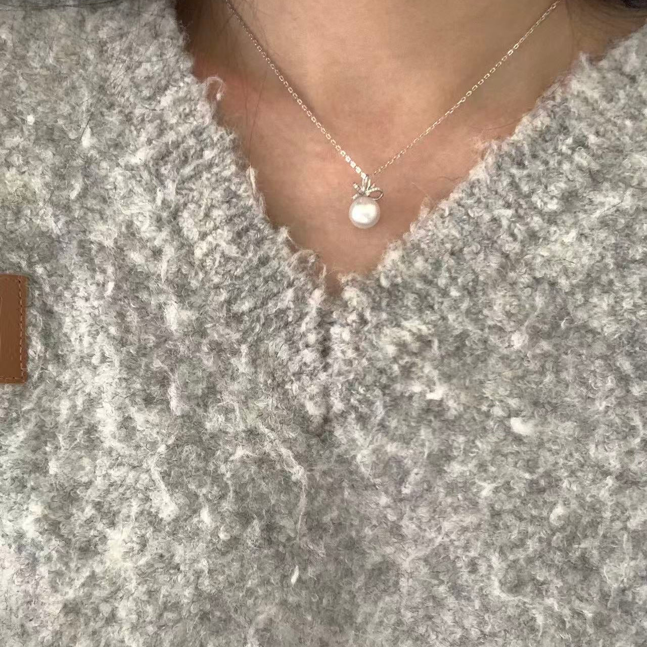 18K Gold Bow Australian South Sea Pearl Necklace