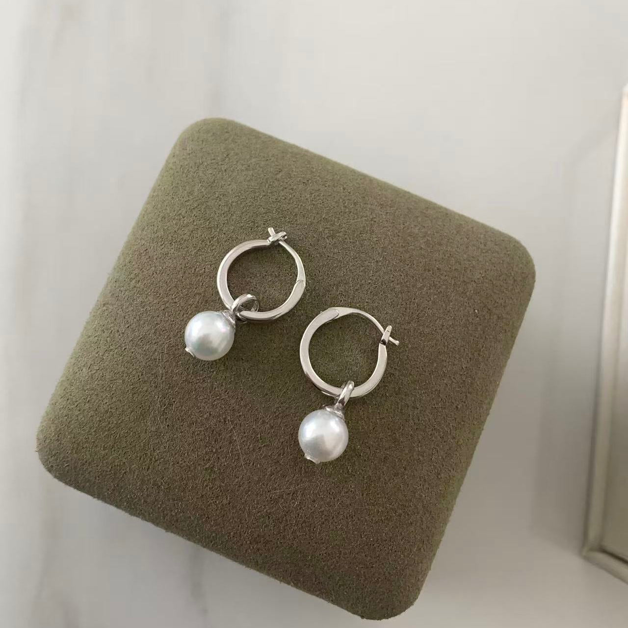 7-7.5mm Akoya Pearl Hoop Earrings
