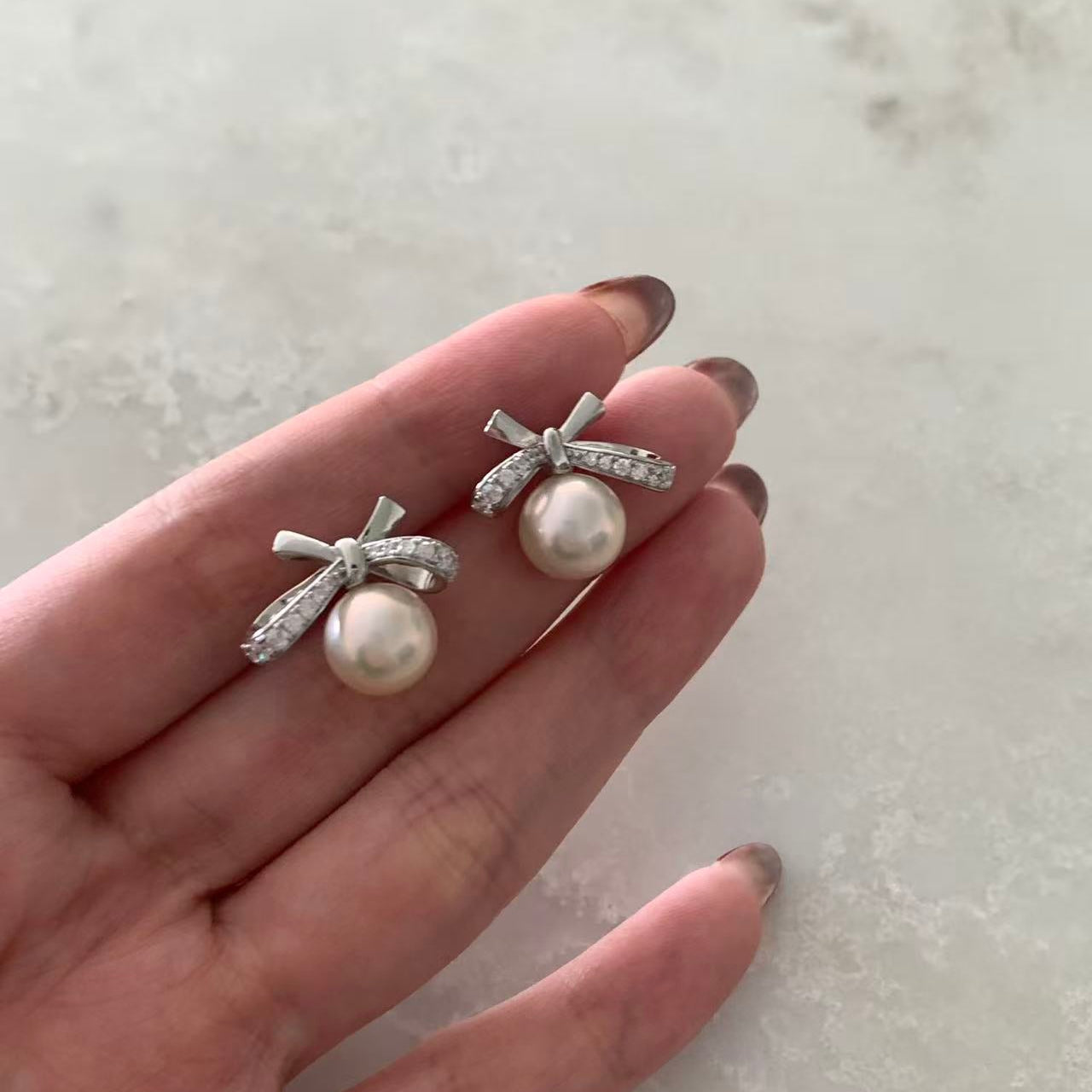 9-10mm Cream Gold Bow Freshwater Pearl Stud Earrings