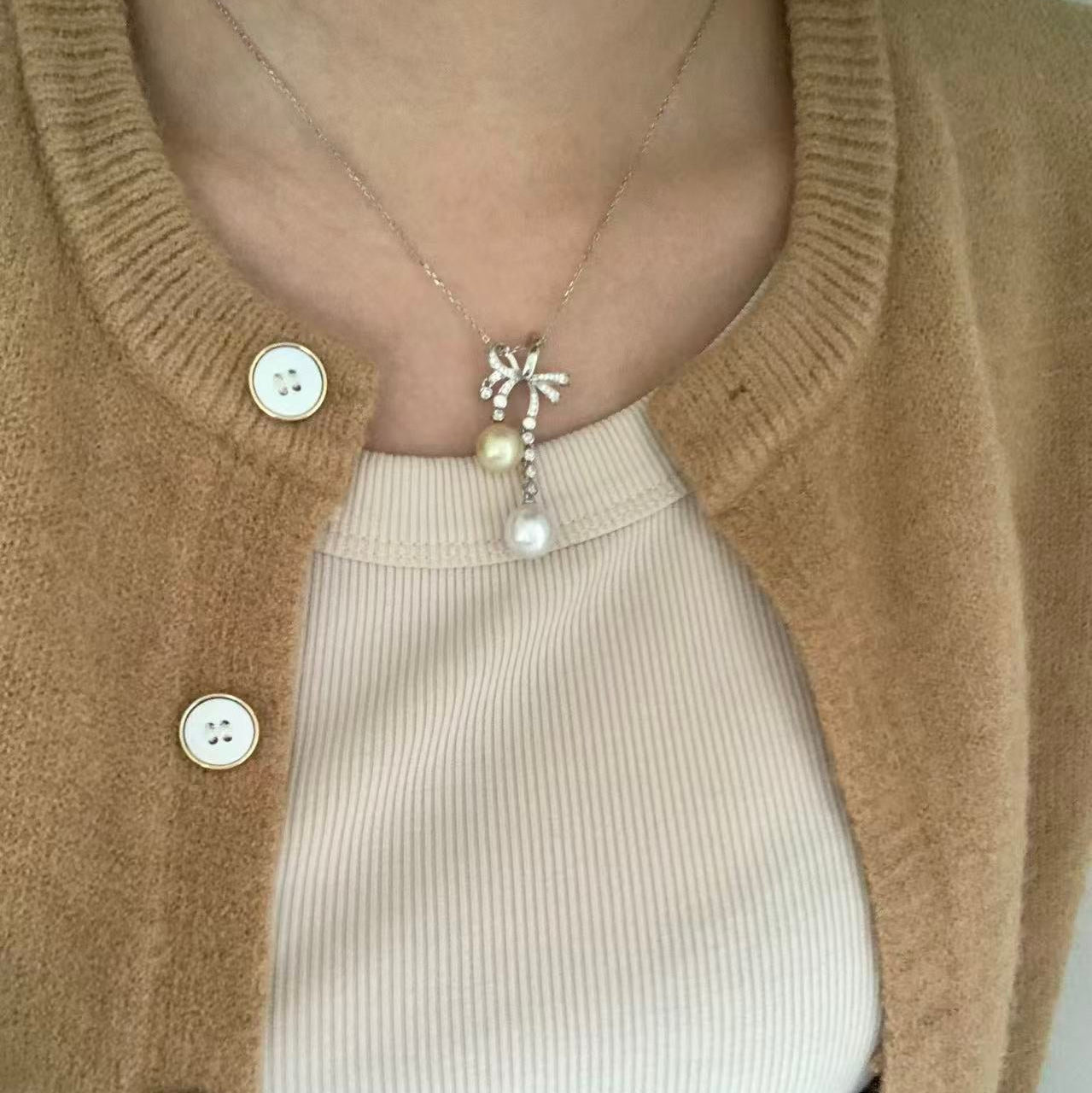 9-11mm Twin Pearl Bow Necklace