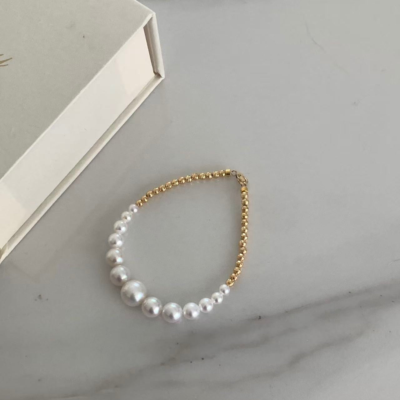 18K Yellow Gold Aurora Crescent Freshwater Pearl Bracelet